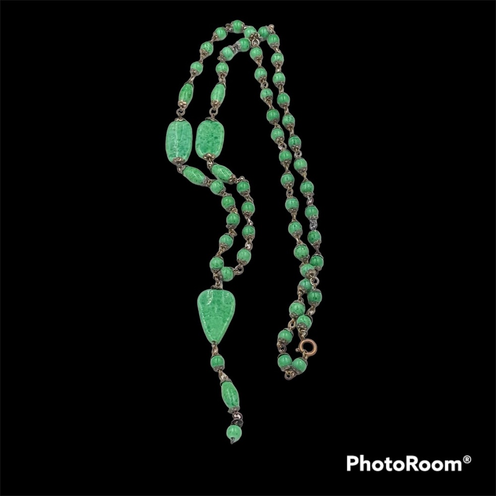 Magnificent Art Deco Green Czech Glass Flapper Necklace